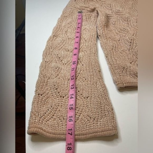 LC Lauren Conrad Brook Beige/Blush Pink Chenille Sweater Bell Sleeve Size Small - Picture 11 of 13